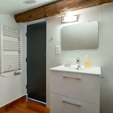 Lyon Apartman *